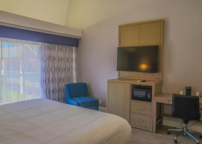 Days Inn By Wyndham Redwood City