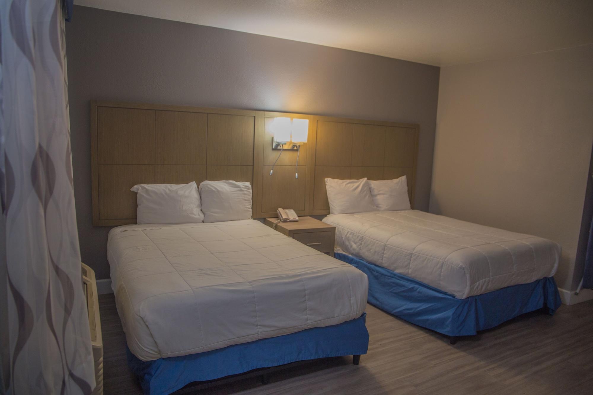 Days By Wyndham Redwood 3*