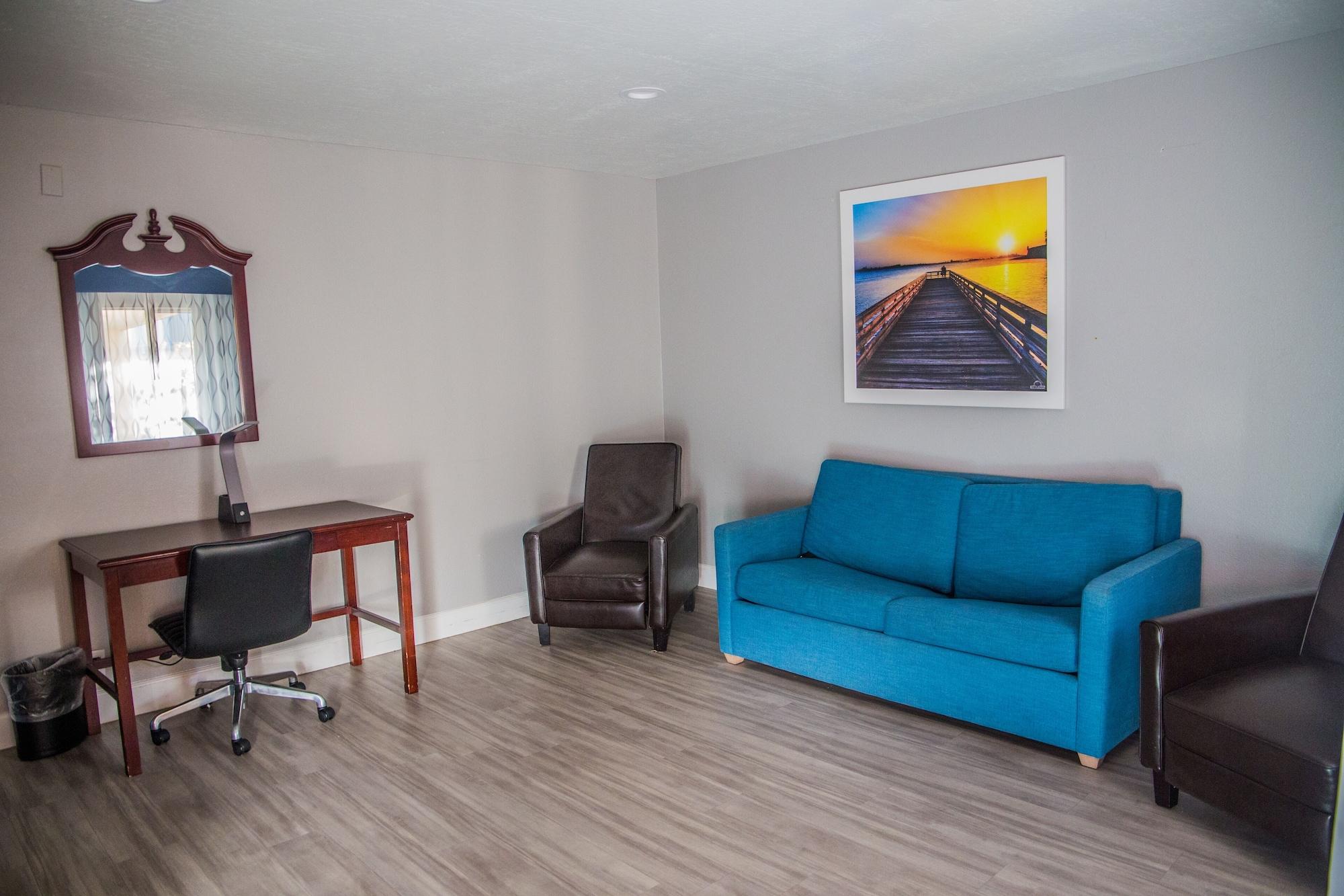 Days By Wyndham Redwood
