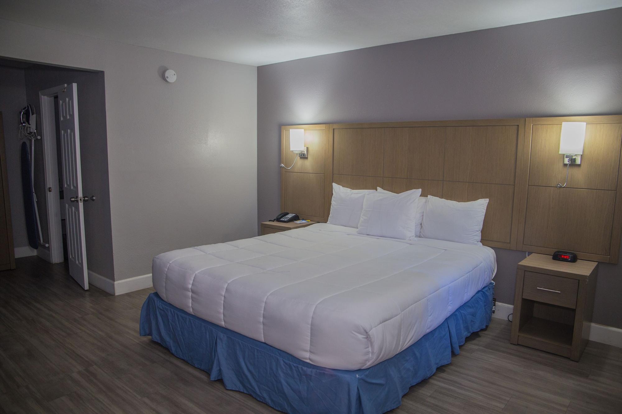 Days By Wyndham Redwood 3*