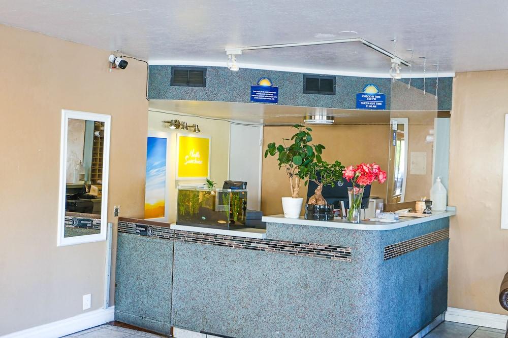 Days By Wyndham Redwood Hotel Redwood City