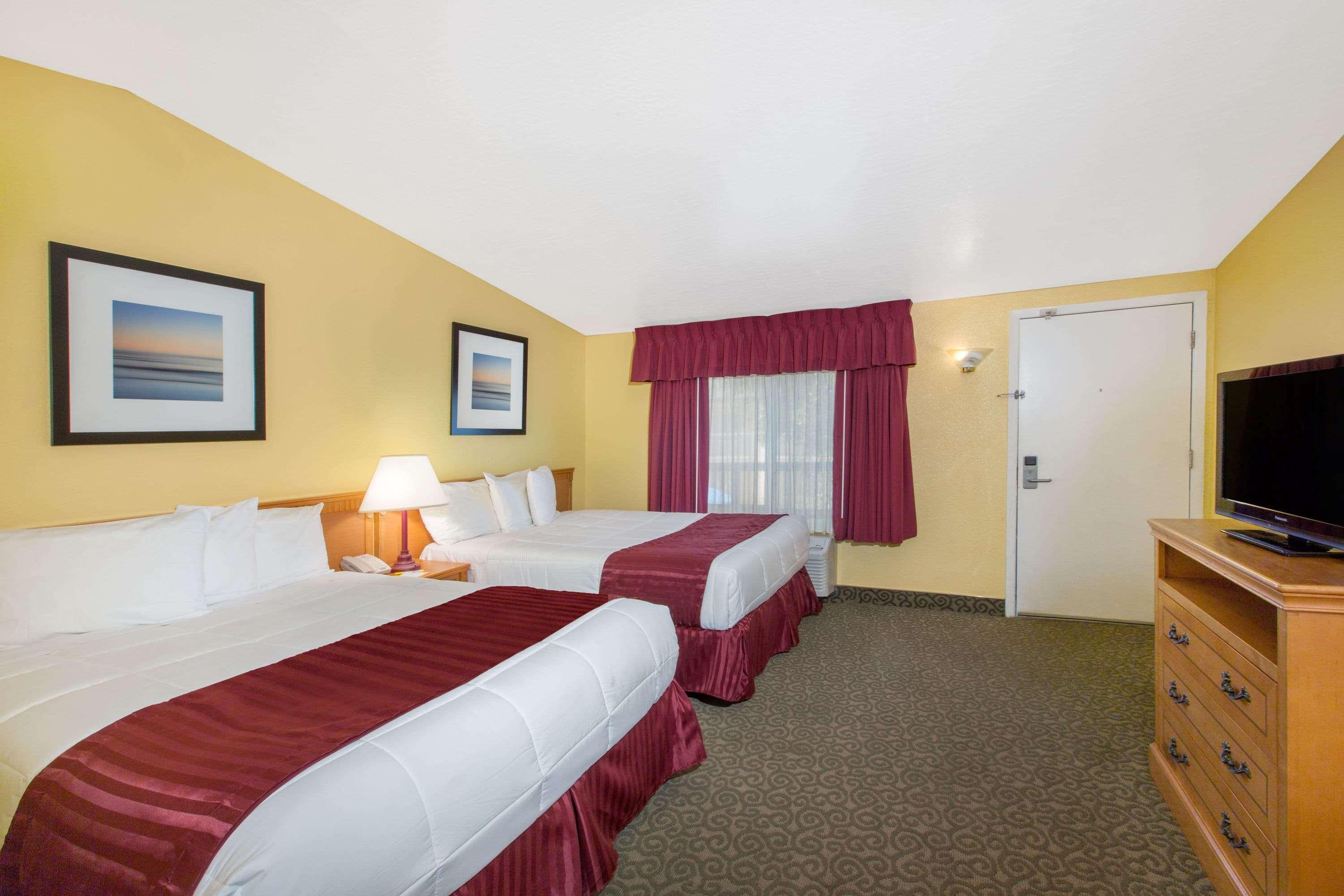 Days By Wyndham Redwood Hotel Redwood City