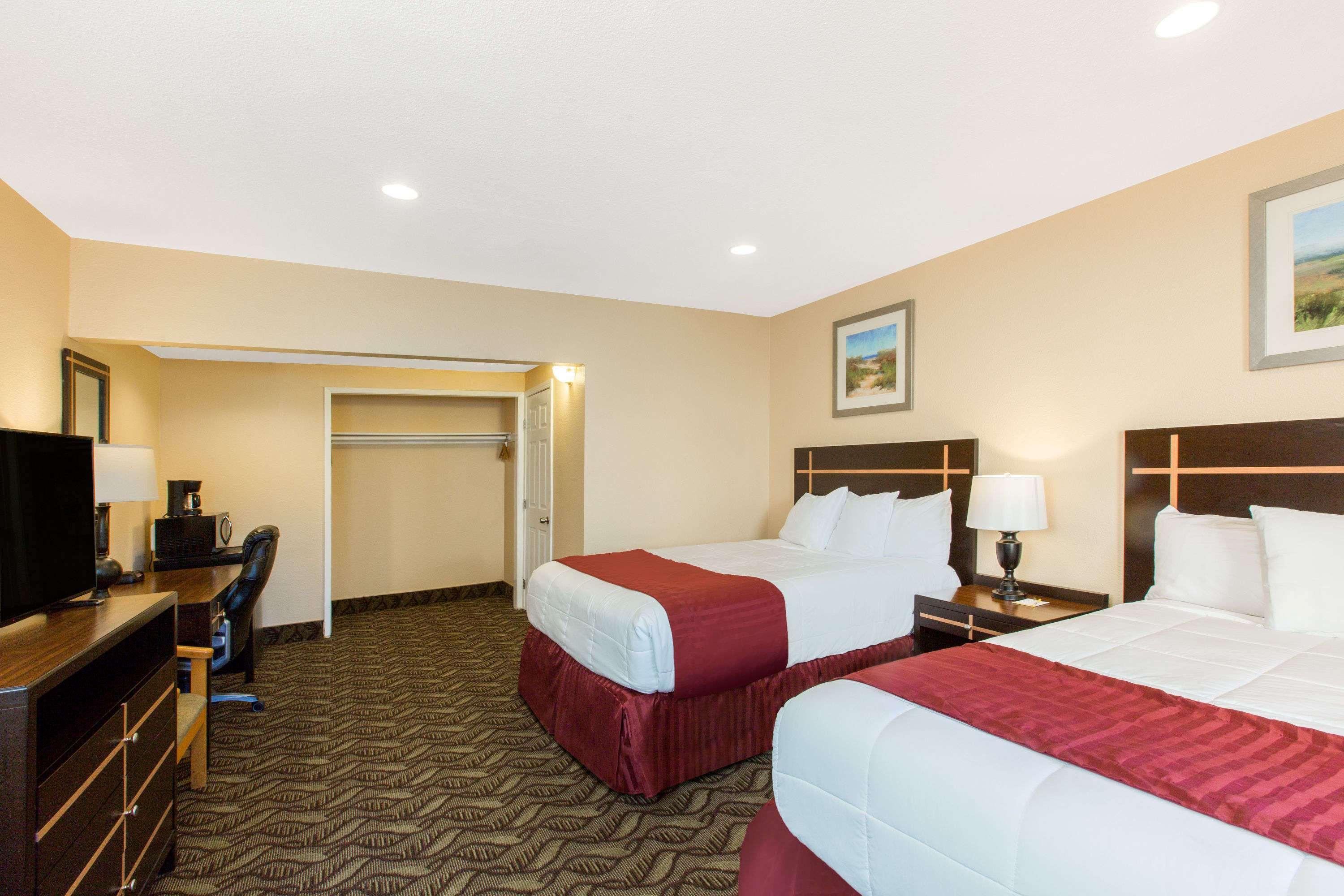 Days By Wyndham Redwood Redwood City