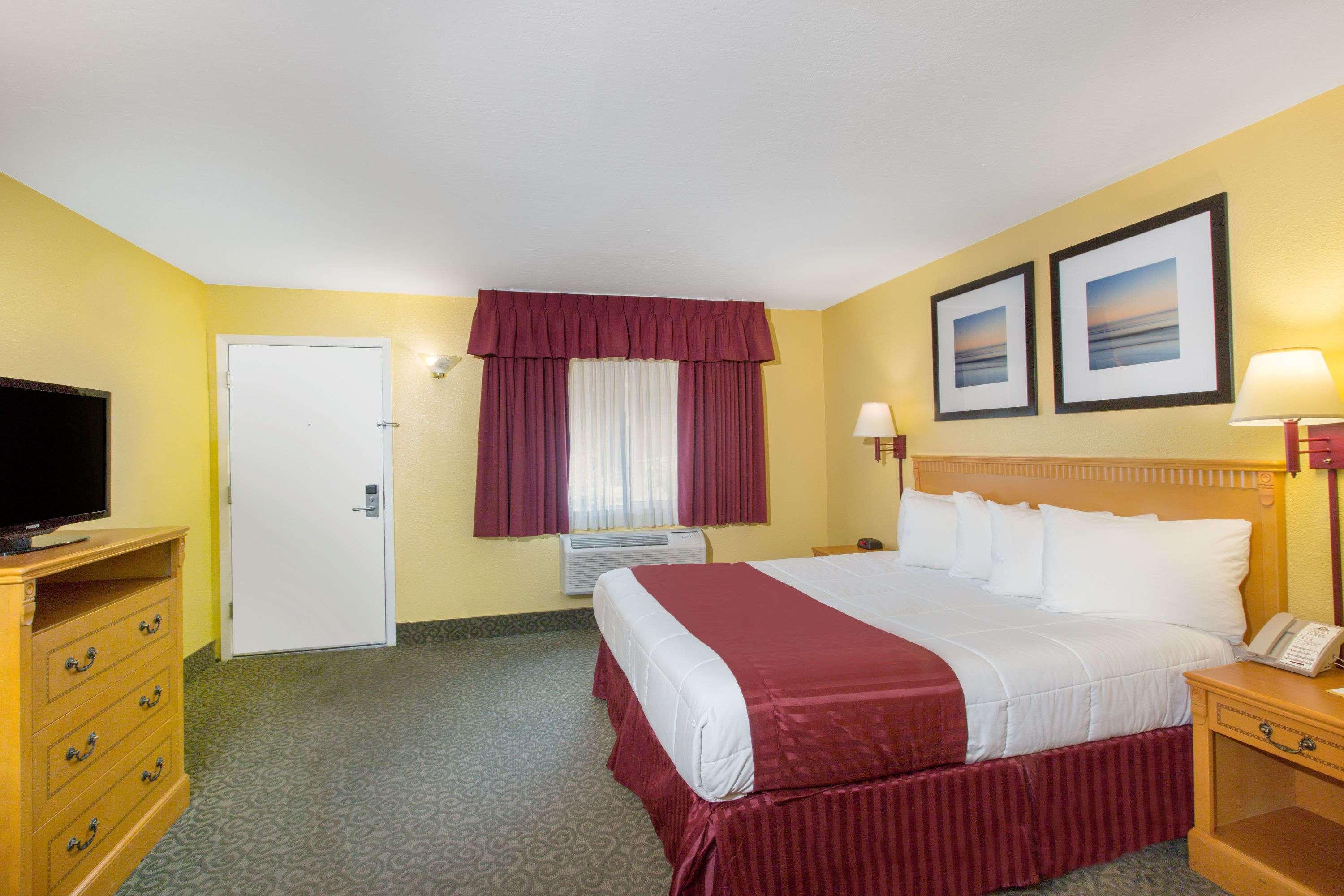Days By Wyndham Redwood 3* Redwood City