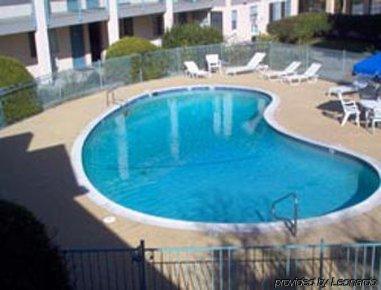 Days By Wyndham Redwood Hotel 3*