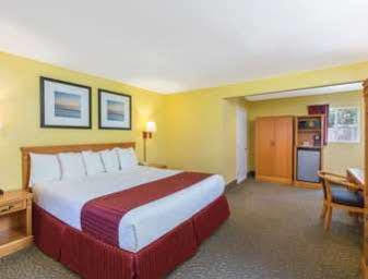Days By Wyndham Redwood Hotel 3*